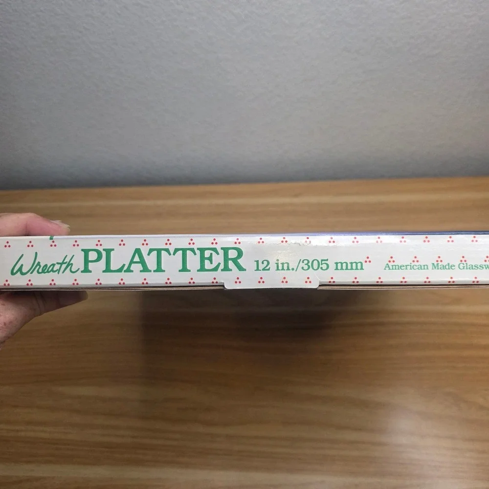 Christmas Anchor Hocking Seasons Greetings Wreath Serving Platter in Box 100/666
